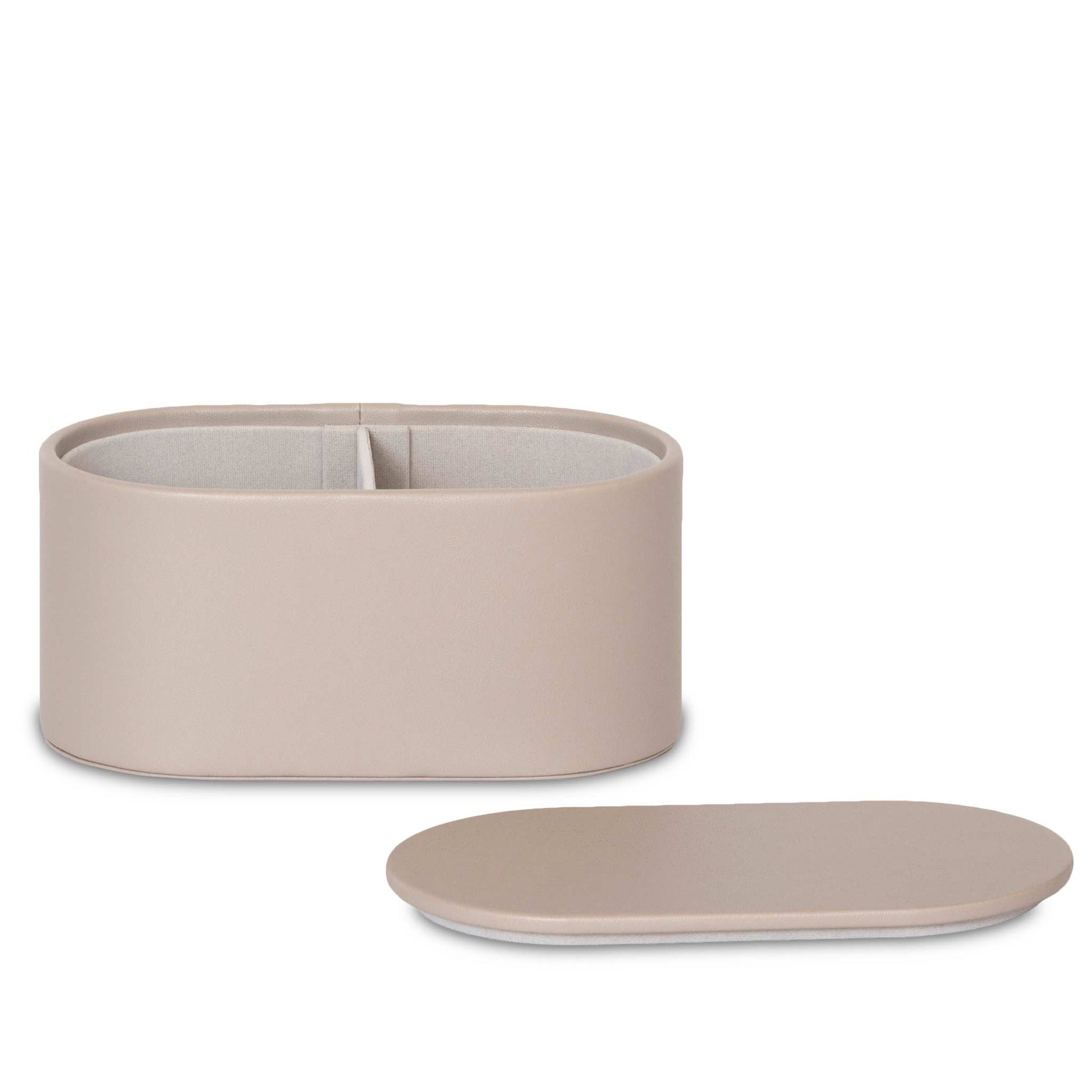 Bentley Bahia amenity box in natural leather leather with lid removed