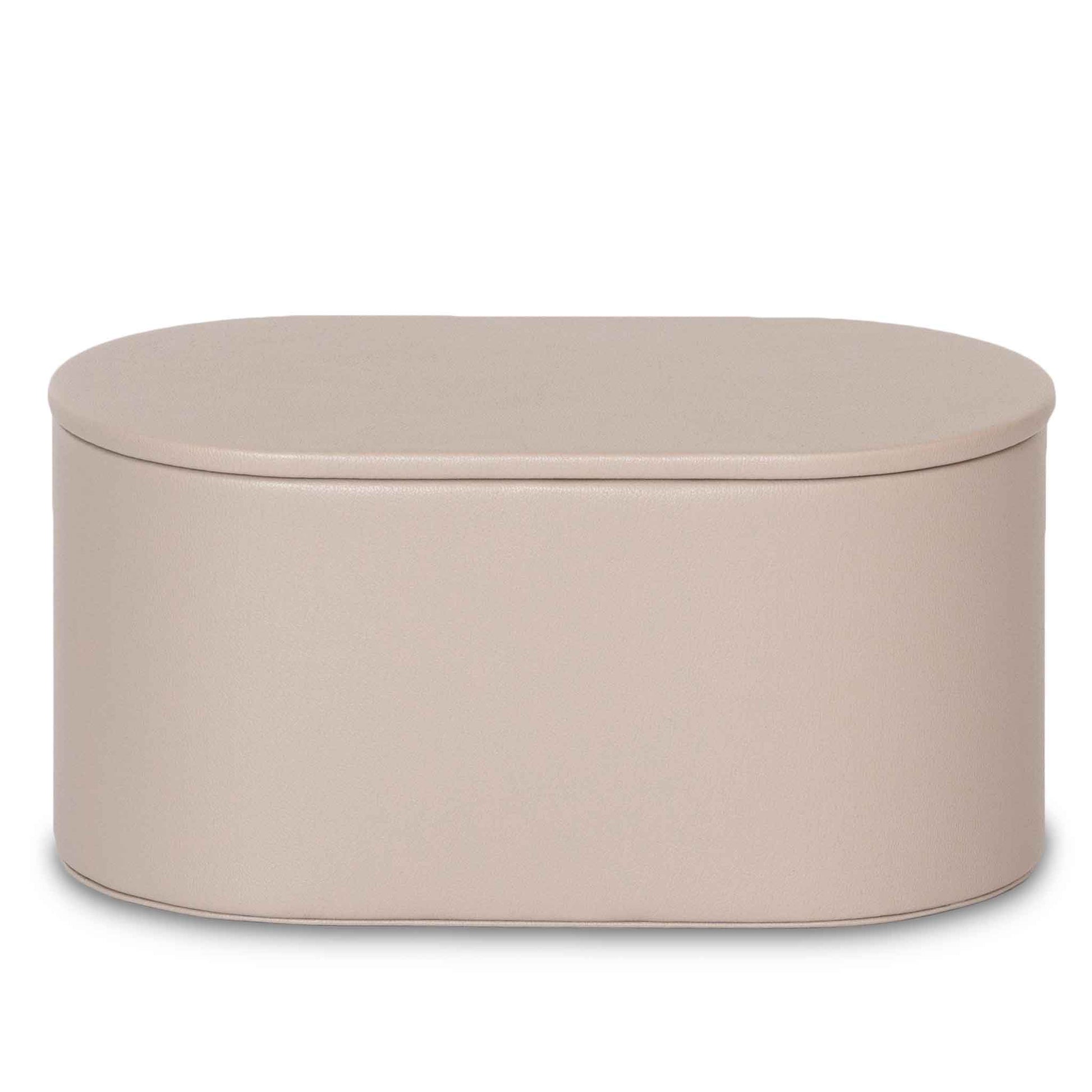 Bentley Bahia amenity box in natural leather with the lid on