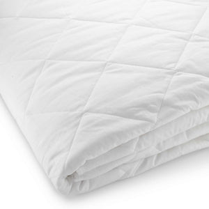 Quilted mattress pad with anchor straps in white